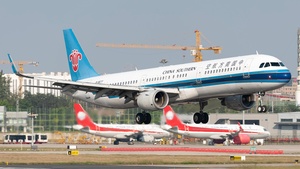 Photo of B-8677 - Airbus A321-211 operated by China Southern Airlines