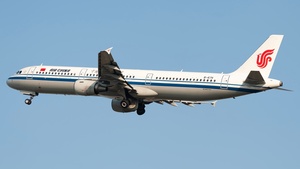 Photo of B-6711 - Airbus A321-213 operated by Air China