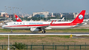 Photo of B-8328 - Airbus A321-231 operated by Sichuan Airlines