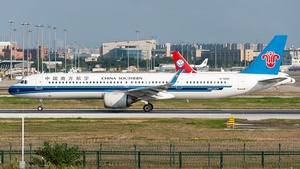 Photo of B-32GE - Airbus A321-253NX operated by China Southern Airlines