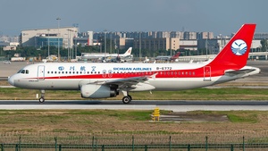 Photo of B-6772 - Airbus A320-232 operated by Sichuan Airlines