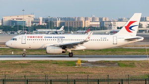 Photo of B-1835 - Airbus A320-232 operated by China Eastern Airlines