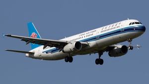 Photo of B-6687 - Airbus A321-231 operated by China Southern Airlines