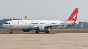 Photo of B-8318 - Airbus A321-211 operated by Air Travel