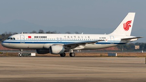 Photo of B-9925 - Airbus A320-214 operated by Air China