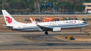 Photo of B-5570 - Boeing 737-89L operated by Air China