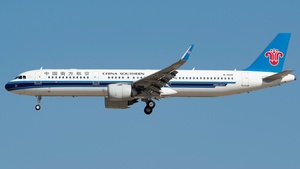 Photo of B-303G - Airbus A321-253N operated by China Southern Airlines