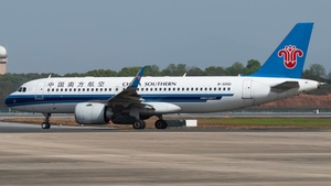 Photo of B-305D - Airbus A320-251N operated by China Southern Airlines