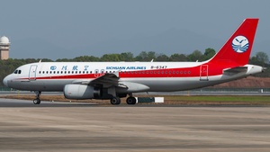 Photo of B-6347 - Airbus A320-232 operated by Sichuan Airlines