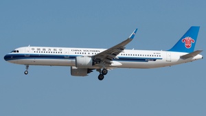 Photo of B-303Y - Airbus A321-271N operated by China Southern Airlines