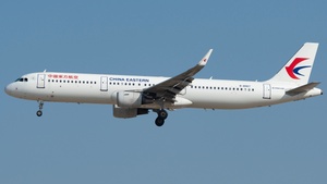 Photo of B-8567 - Airbus A321-211 operated by China Eastern Airlines