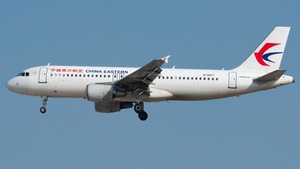Photo of B-6871 - Airbus A320-214 operated by China Eastern Airlines