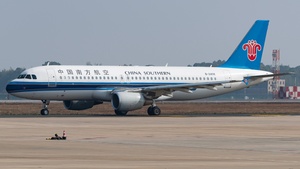 Photo of B-2408 - Airbus A320-214 operated by China Southern Airlines