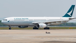 Photo of B-HLV - Airbus A330-343 operated by Cathay Pacific Airways