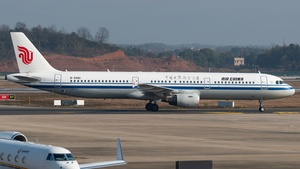 Photo of B-6961 - Airbus A321-213 operated by Air China