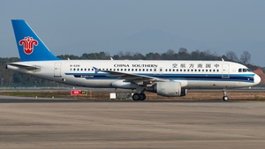 Photo of B-6281 - Airbus A320-214 operated by China Southern Airlines