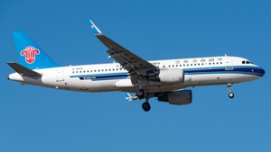 Photo of B-9930 - Airbus A320-214 operated by China Southern Airlines