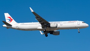 Photo of B-8163 - Airbus A321-211 operated by China Eastern Airlines