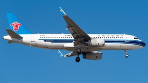 Photo of B-1652 - Airbus A320-232 operated by China Southern Airlines