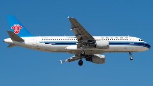 Photo of B-6815 - Airbus A320-214 operated by China Southern Airlines
