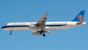 Photo of B-6625 - Airbus A321-231 operated by China Southern Airlines