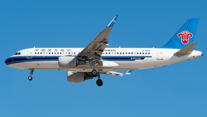 Photo of B-9929 - Airbus A320-214 operated by China Southern Airlines