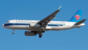 Photo of B-9952 - Airbus A320-232 operated by China Southern Airlines