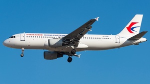 Photo of B-6796 - Airbus A320-214 operated by China Eastern Airlines