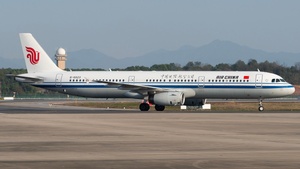 Photo of B-6823 - Airbus A321-232 operated by Air China
