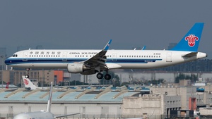 Photo of B-8848 - Airbus A321-211 operated by China Southern Airlines