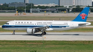 Photo of B-6289 - Airbus A320-214 operated by China Southern Airlines
