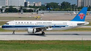 Photo of B-6702 - Airbus A320-214 operated by China Southern Airlines
