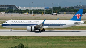 Photo of B-32GP - Airbus A321-253NX operated by China Southern Airlines