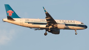 Photo of B-8990 - Airbus A320-214 operated by China Southern Airlines