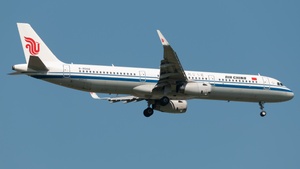Photo of B-8502 - Airbus A321-232 operated by Air China