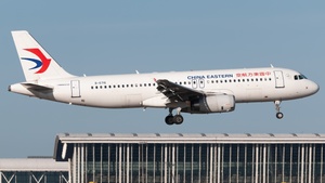 Photo of B-6716 - Airbus A320-232 operated by China Eastern Airlines