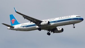 Photo of B-1847 - Airbus A321-231 operated by China Southern Airlines