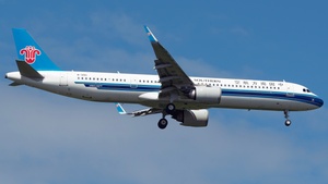 Photo of B-30E1 - Airbus A321-253NX operated by China Southern Airlines