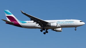 Photo of D-AXGB - Airbus A330-203 operated by Discover Airlines