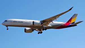 Photo of HL8359 - Airbus A350-941 operated by Asiana Airlines