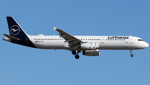 Photo of D-AISL - Airbus A321-231 operated by Lufthansa