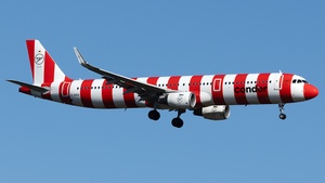Photo of D-AIAA - Airbus A321-211 operated by Condor