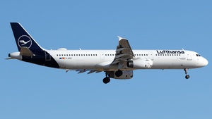 Photo of D-AISR - Airbus A321-231 operated by Lufthansa