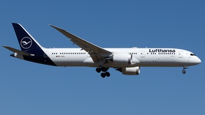 Photo of D-ABPA - Boeing 787-9 Dreamliner operated by Lufthansa