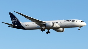 Photo of D-ABQA - Boeing 787-9 Dreamliner operated by Lufthansa