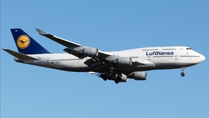 Photo of D-ABTK - Boeing 747-430 operated by Lufthansa