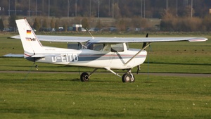 Photo of D-EITD - Reims-Cessna F152 II operated by VHM Schul- und Charterflug