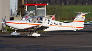 Photo of D-MKTE - Dova DV-1 Skylark operated by Private