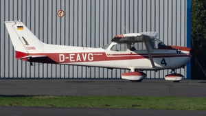 Photo of D-EAVG - Reims-Cessna F172M Skyhawk operated by Private