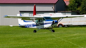 Photo of D-EESB - Cessna 172P Skyhawk II operated by Flugschule Michael Bergmann